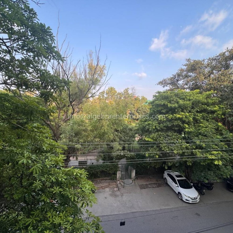 Defence Colony (ag1785-1)