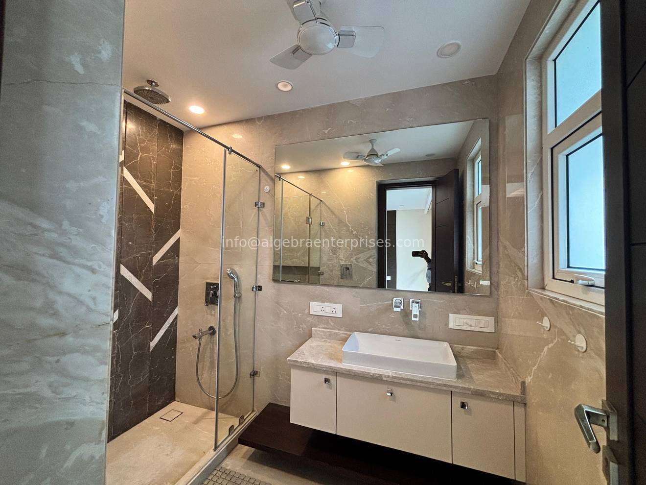 Vasant Vihar (ag660-2)
