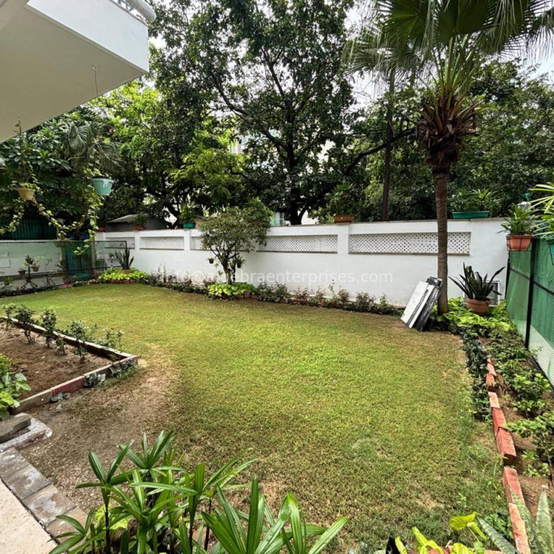 Shanti Niketan (ag683-1)