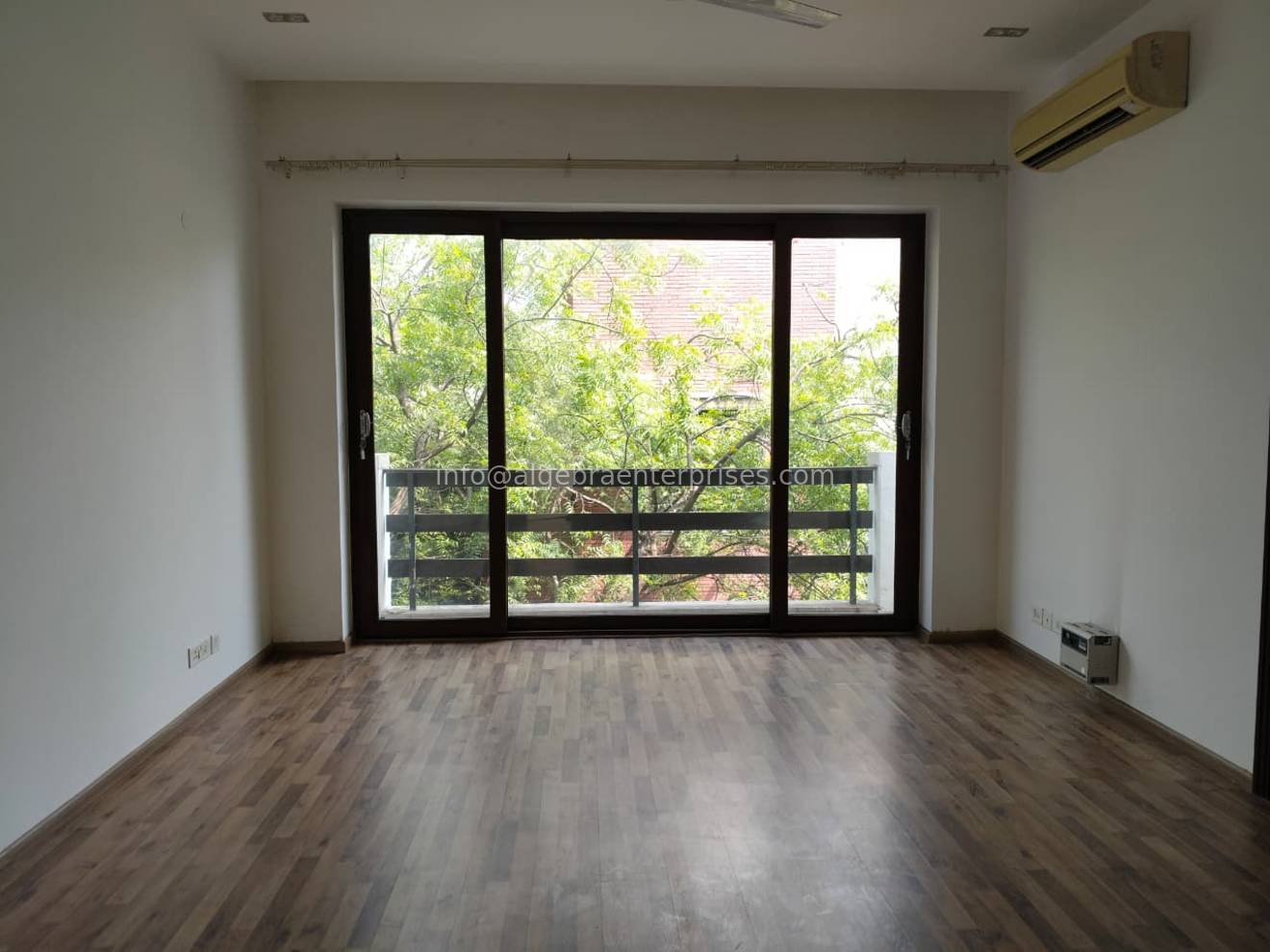 Shanti Niketan (ag214-1)